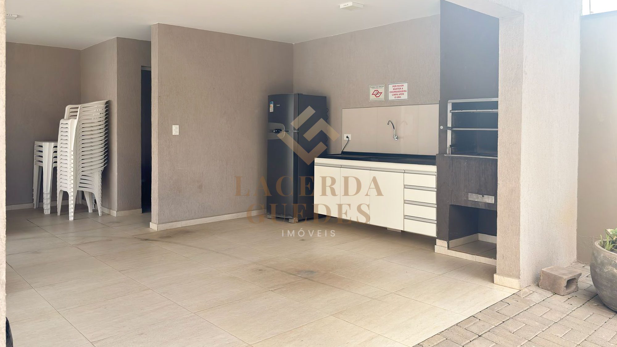 Área social gourmet em prédio no Itaguá