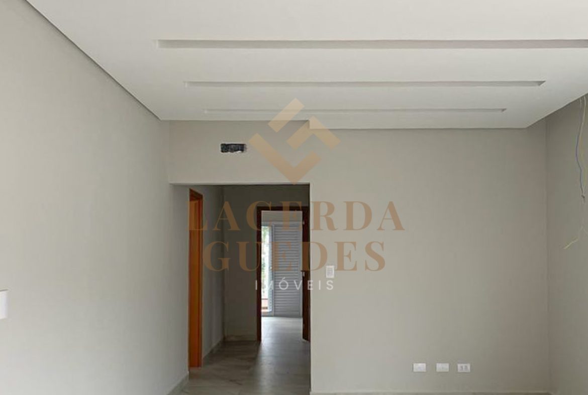 Ambiente interno da cobertura com acesso ao corredor