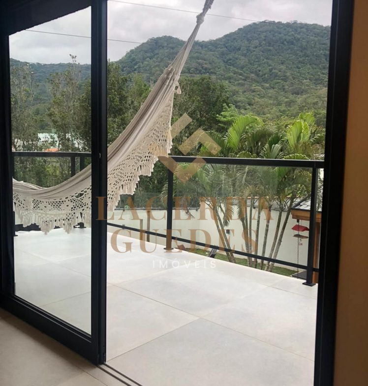 Varanda com vista para a área verde