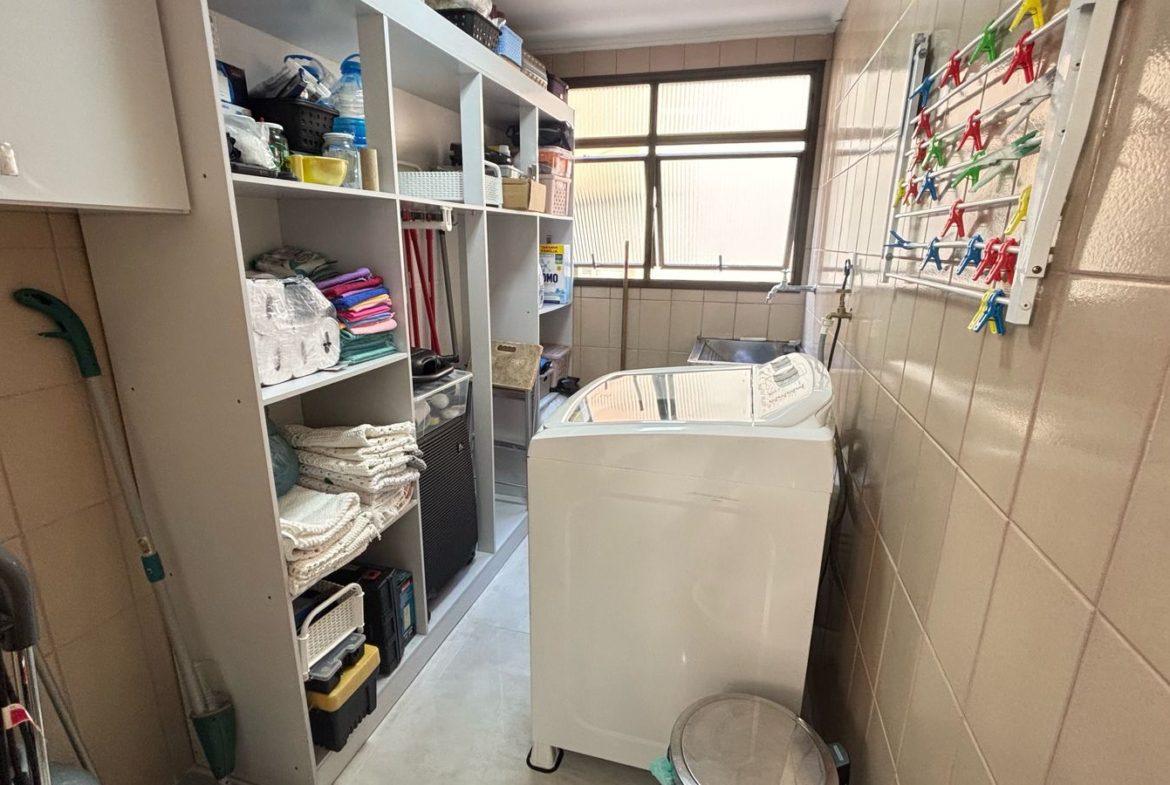 Lavanderia independente do apartamento