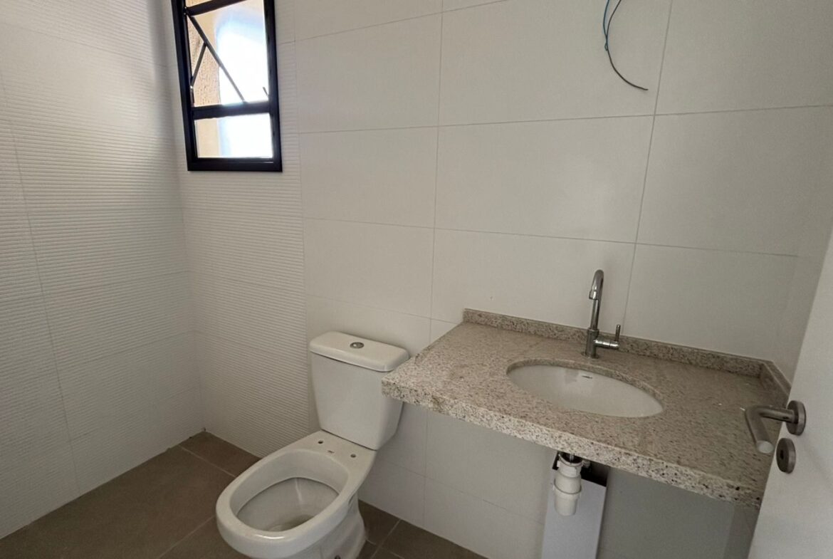 Banheiro do apartamento no Duo Itaguá