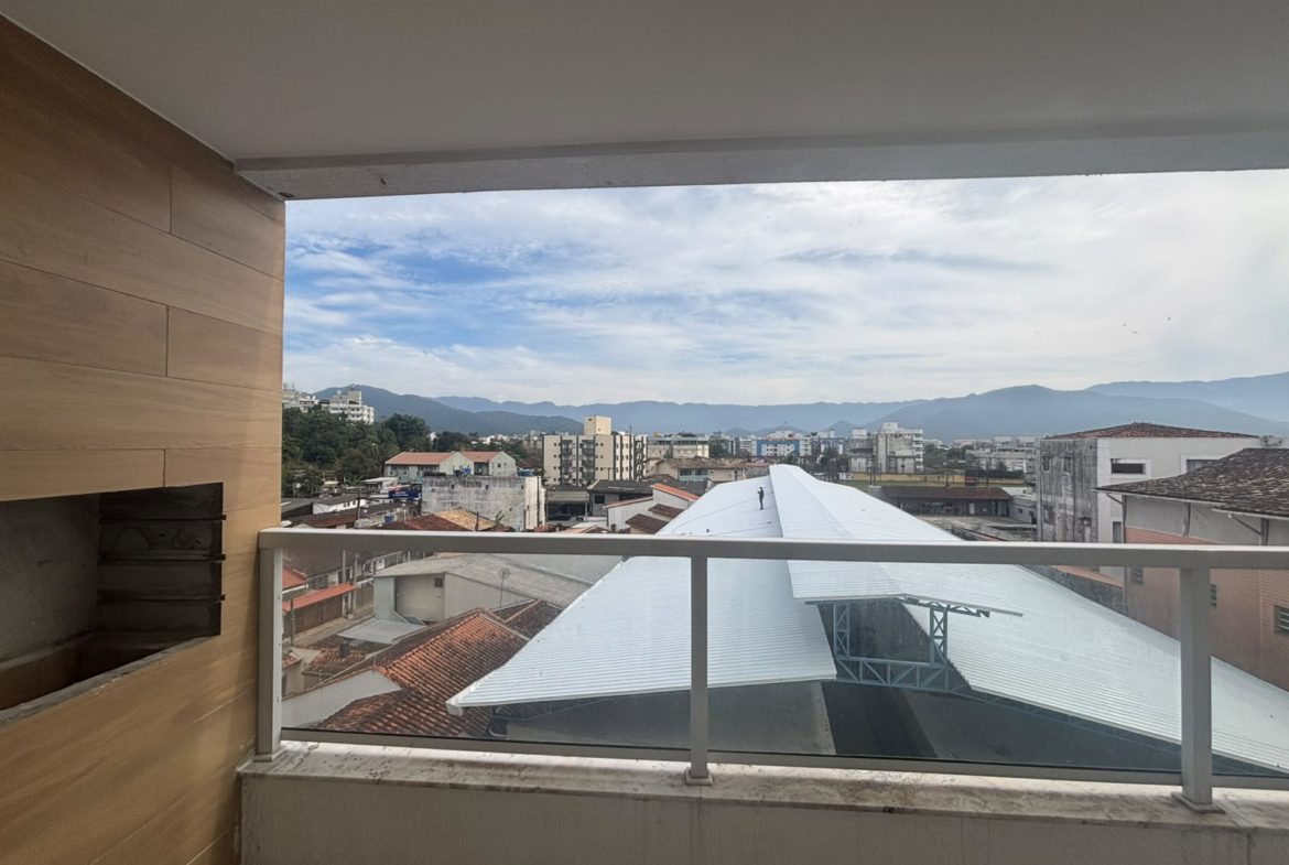 Vista a partir da varanda do apartamento no Itaguá