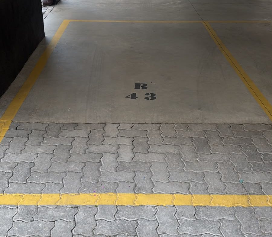 Vaga coberta de garagem do apartamento