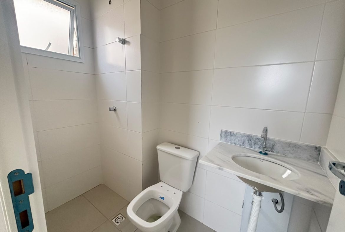 Banheiro do apartamento novo no Itaguá