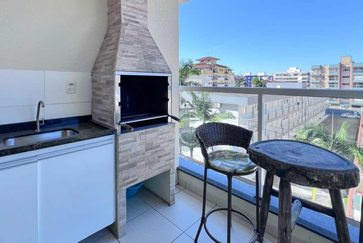 Varanda gourmet com vista livre para a rua