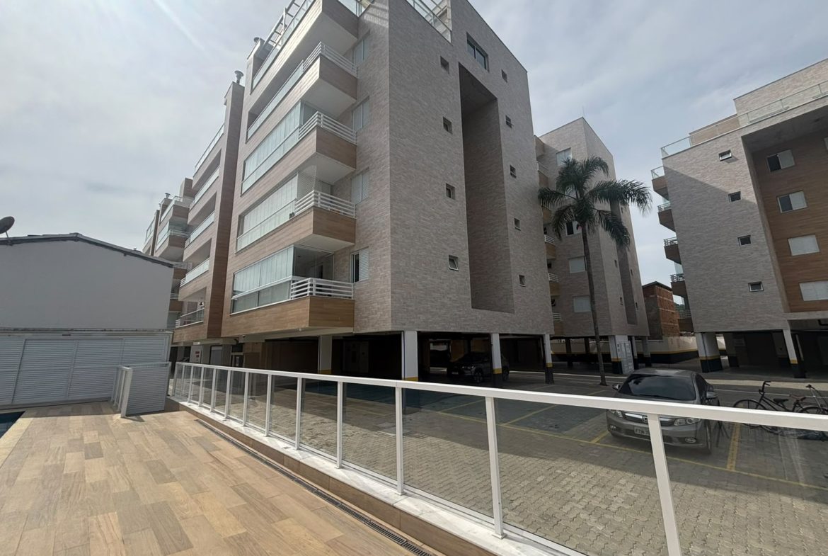 Fachada do condomínio no Itaguá