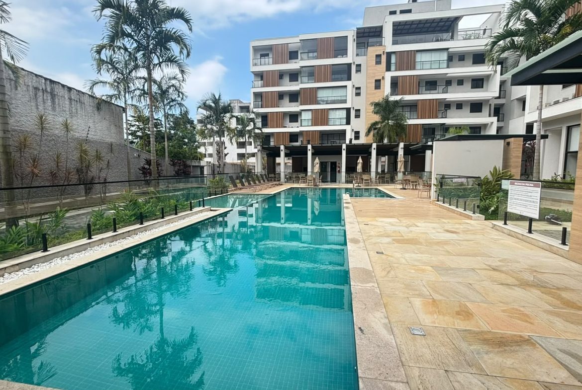 Piscina do condomínio