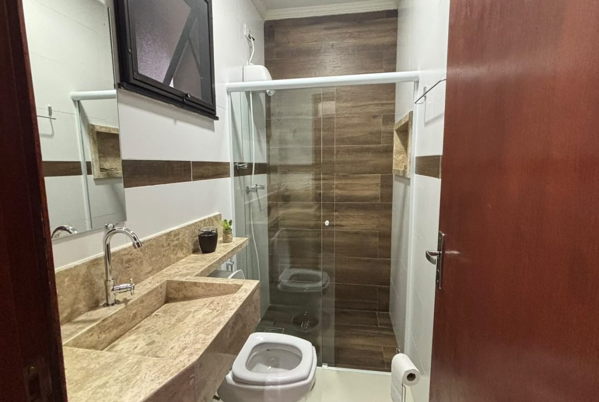 Banheiro de uma das suítes da casa
