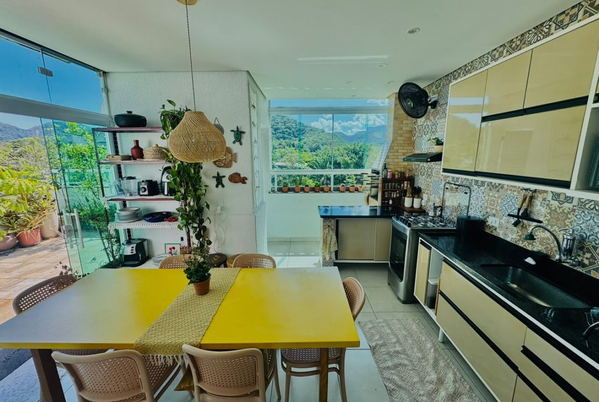 Cobertura de 90 m² com 3 Dormitórios na Estufa 1, Ubatuba