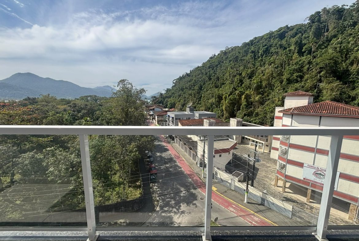 Vista externa para o mar e entorno do Perequê-Açu