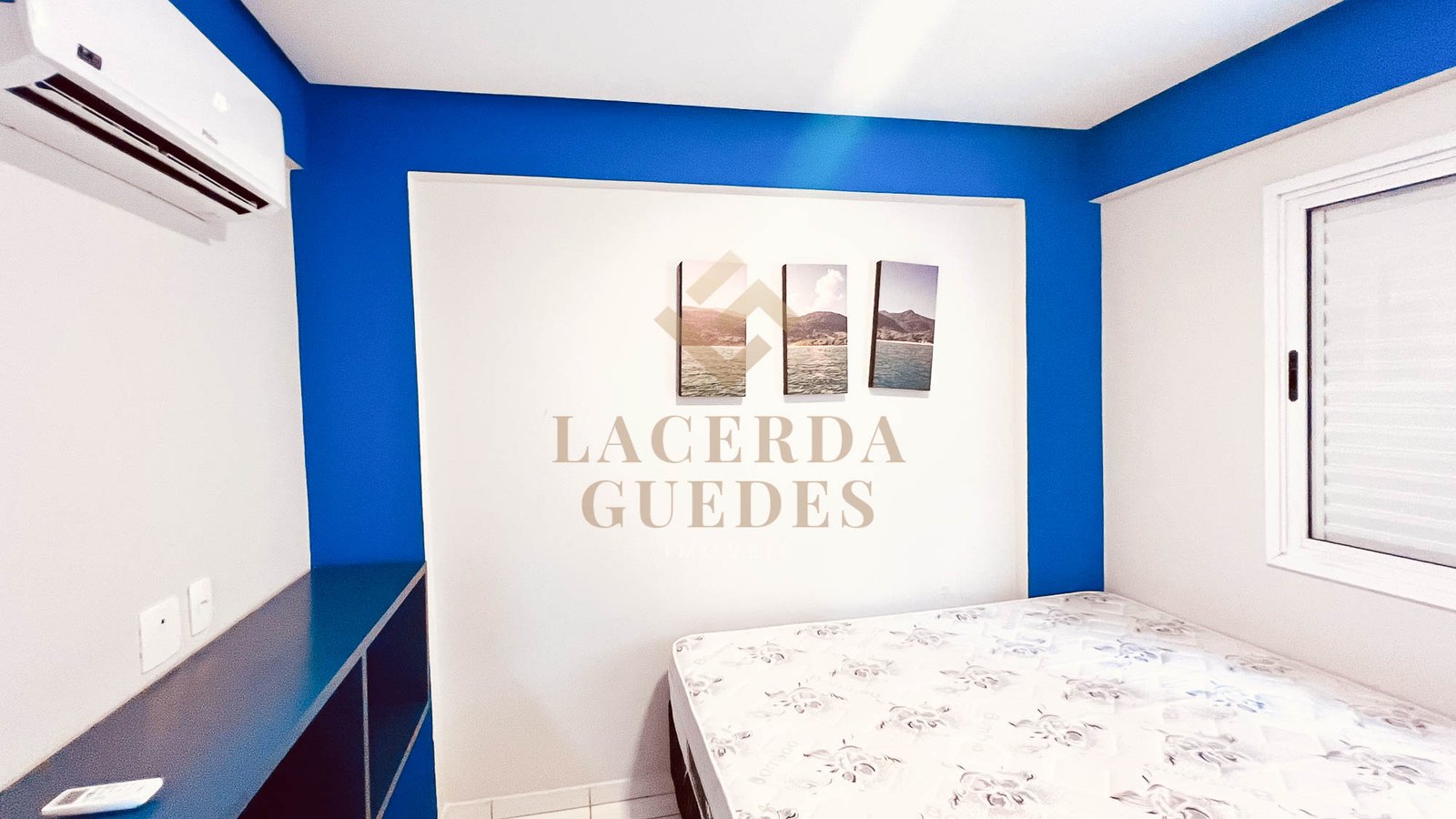apartamento-garden-praia-grande-ubatuba-13 Dormitório com cama e armários