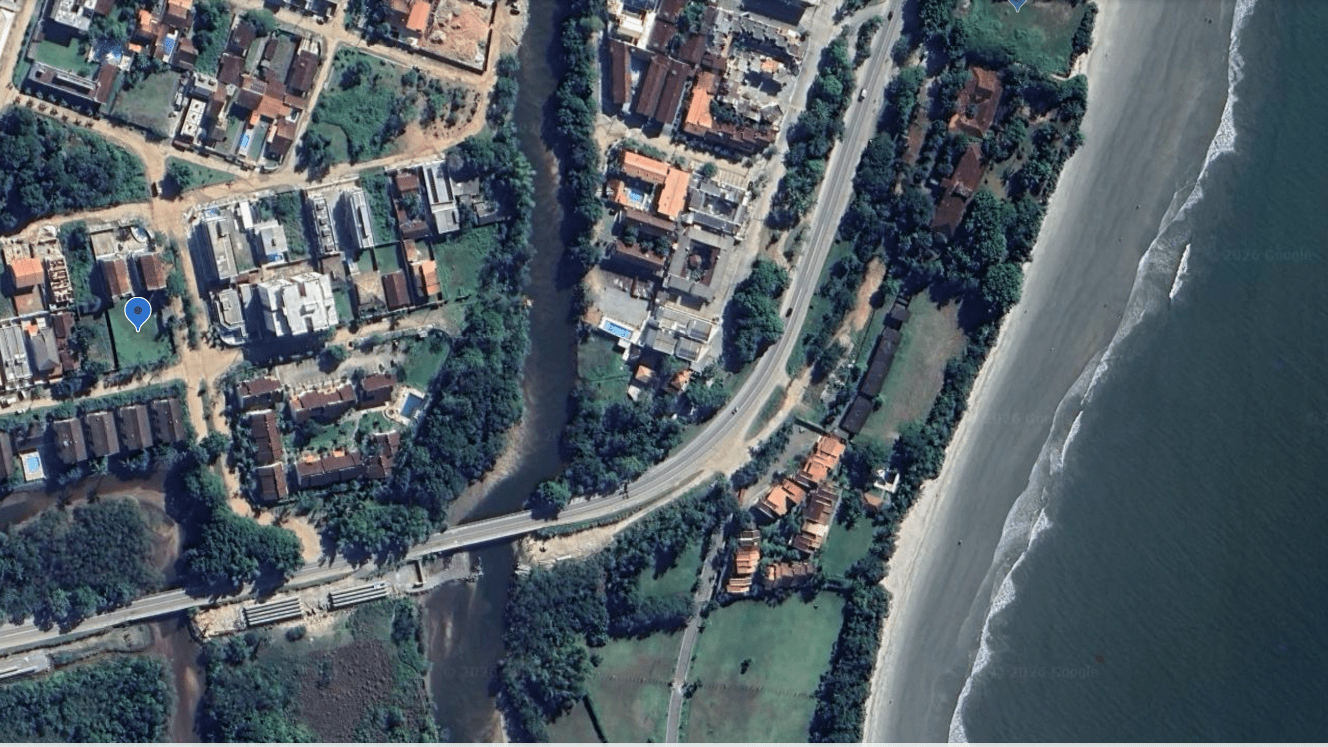 tereno-a-venda-ubatuba Vista aérea da região da Maranduba próxima à praia