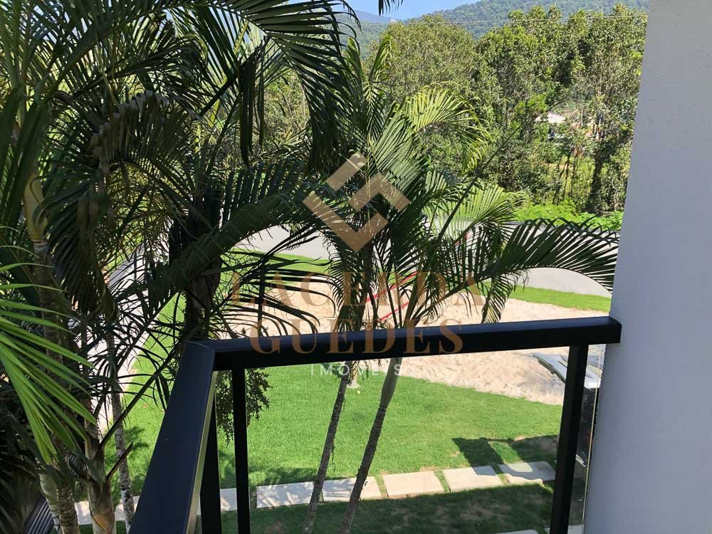 Casa-a 300 Metros-da Praia do Sapê-com 3 Suítes-Piscina-20 Vista para a área verde a partir da varanda