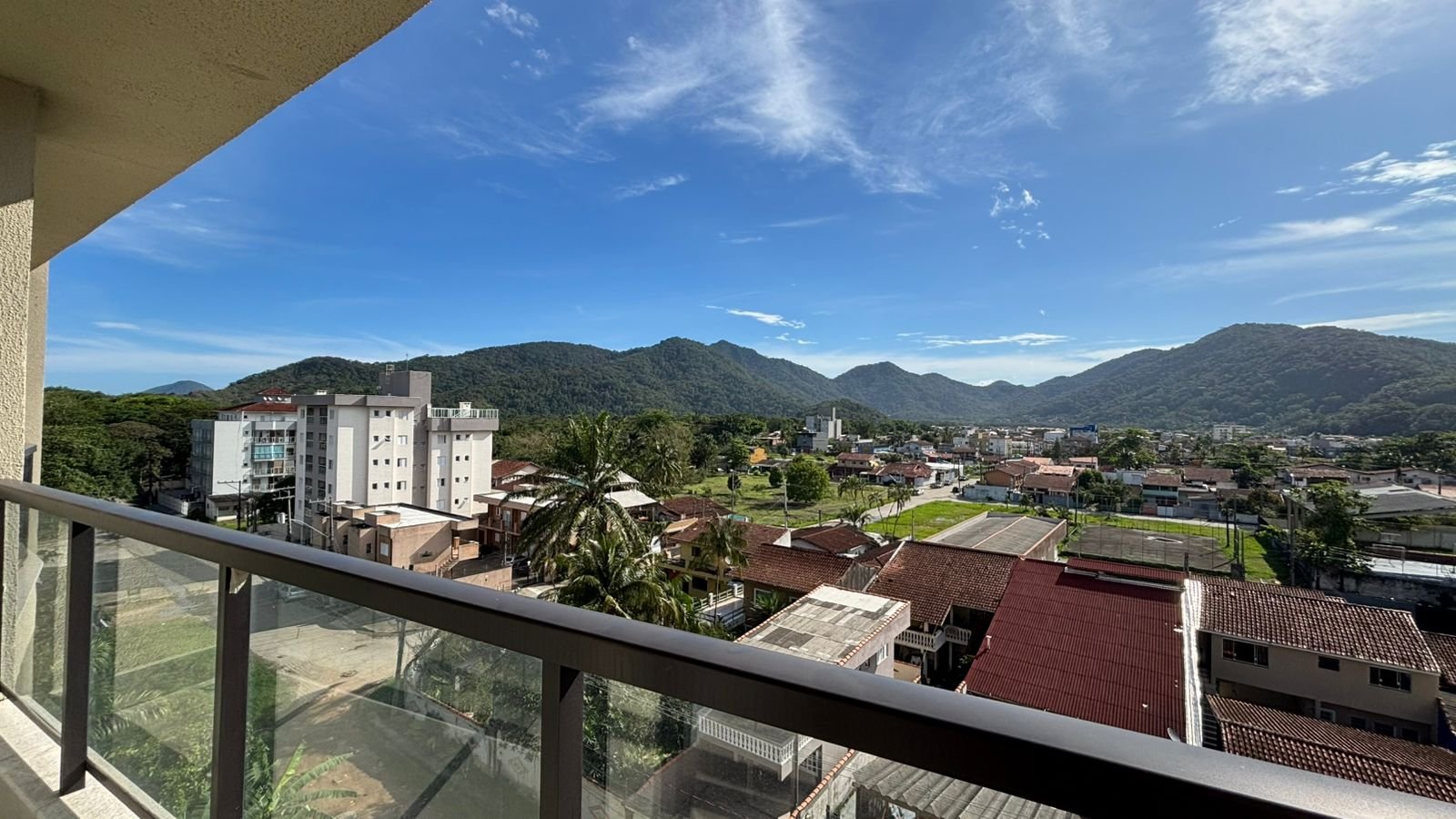 apartamento-duo-itagua-4-andar (22) Vista da varanda do apartamento no 4º andar