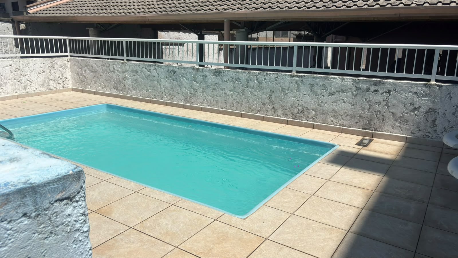 apartamento-mobiliado-centro-varanda-gourmet (22) Piscina do condomínio