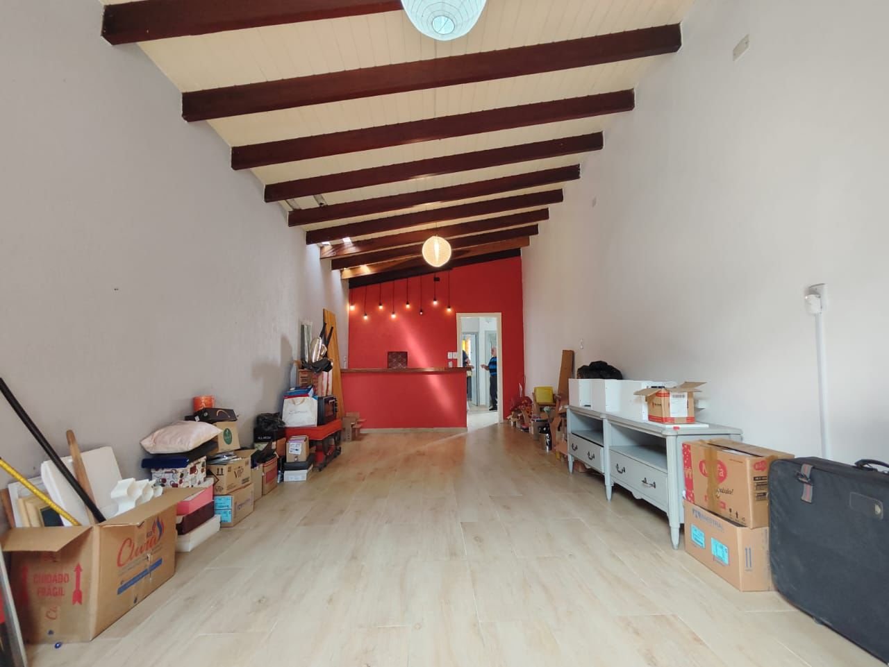 casa-3-suites-centro-ubatuba-fachada (29) Espaço interno de apoio da residência
