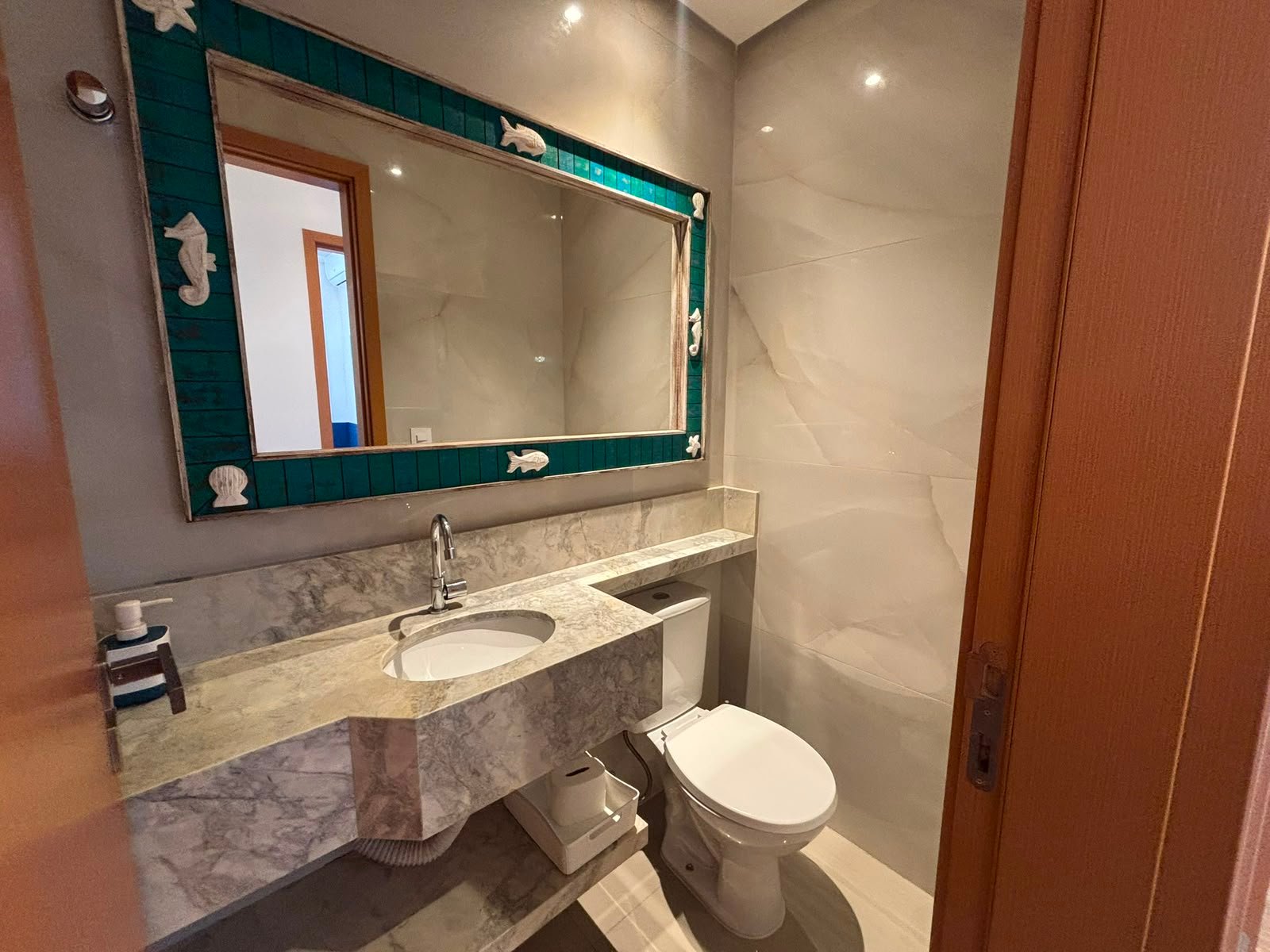 apartamento-2-suites-itagua-80m2 (18) Banheiro de uma das suítes