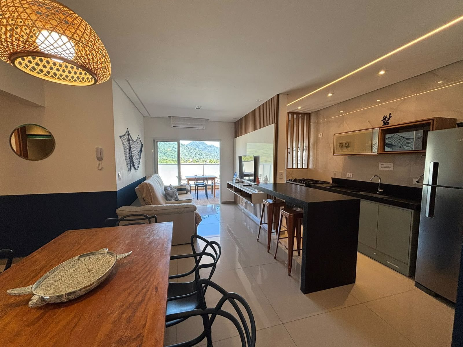 apartamento-2-suites-itagua-80m2 (38) Área de jantar integrada à cozinha do apartamento