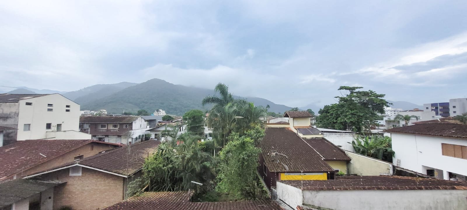 apartamento-3-dormitorios-centro-ubatuba (10) Vista da varanda do apartamento