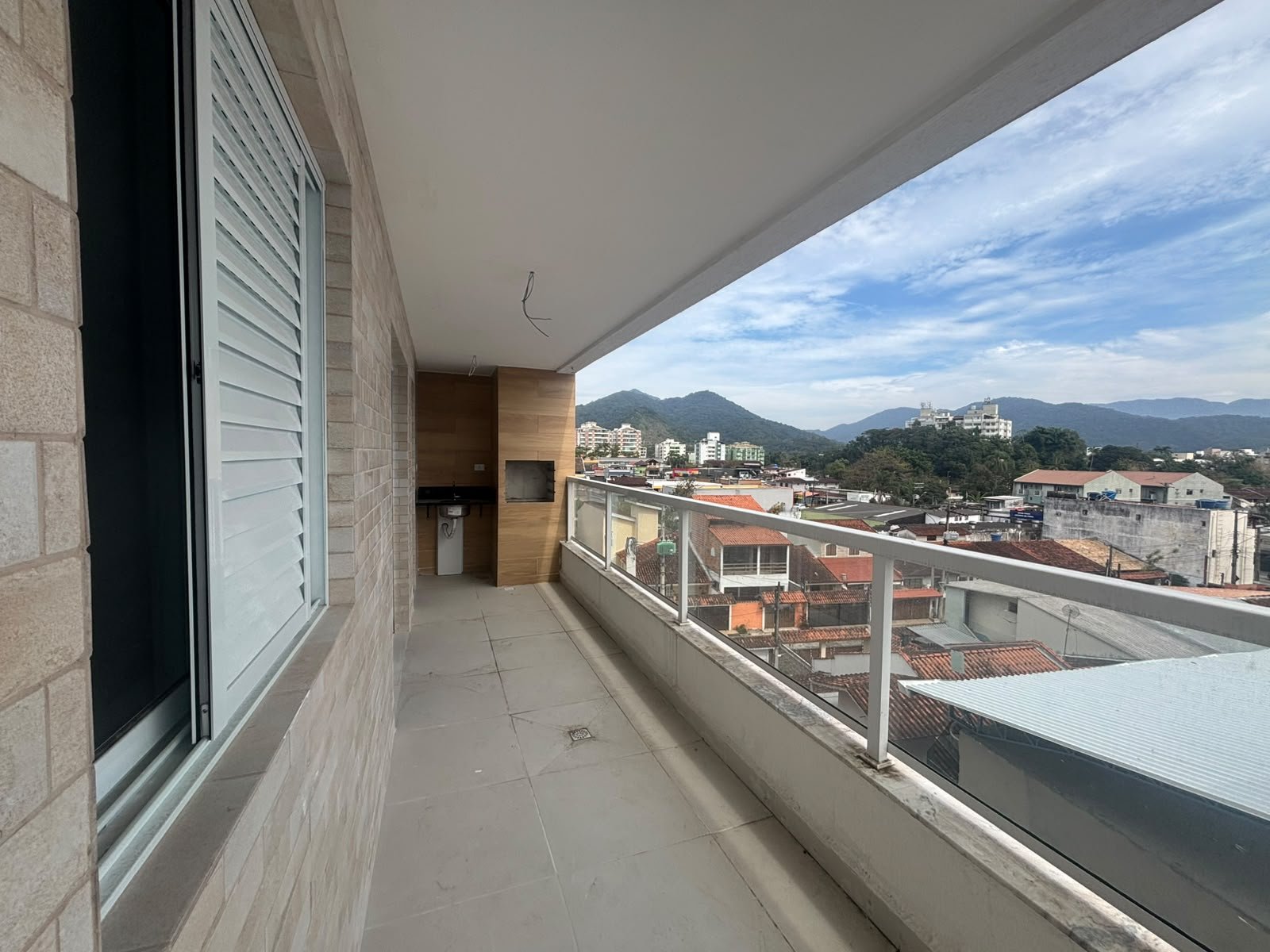 apartamento-4-andar-itagua-70m2 (13) Varanda do apartamento no 4º andar