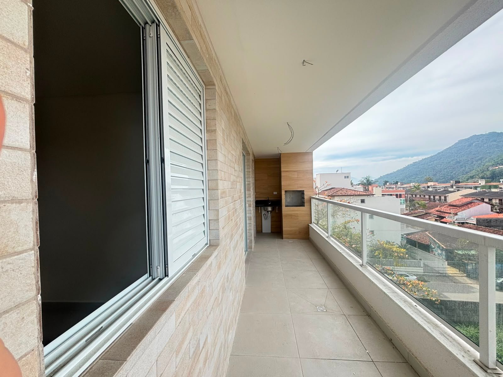apartamento-4-andar-itagua-70m2 (20) Varanda gourmet do apartamento no 4º andar