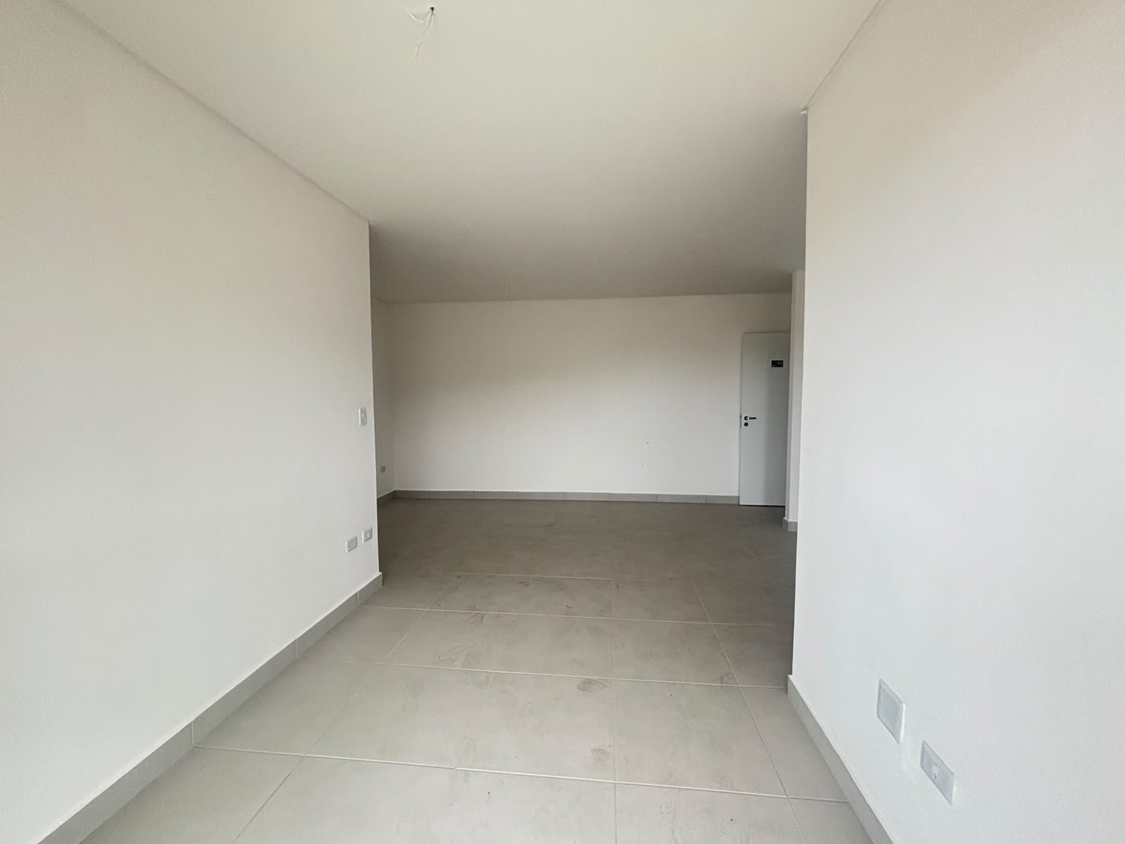 apartamento-4-andar-itagua-70m2 (27) Sala para dois ambientes do apartamento no Itaguá