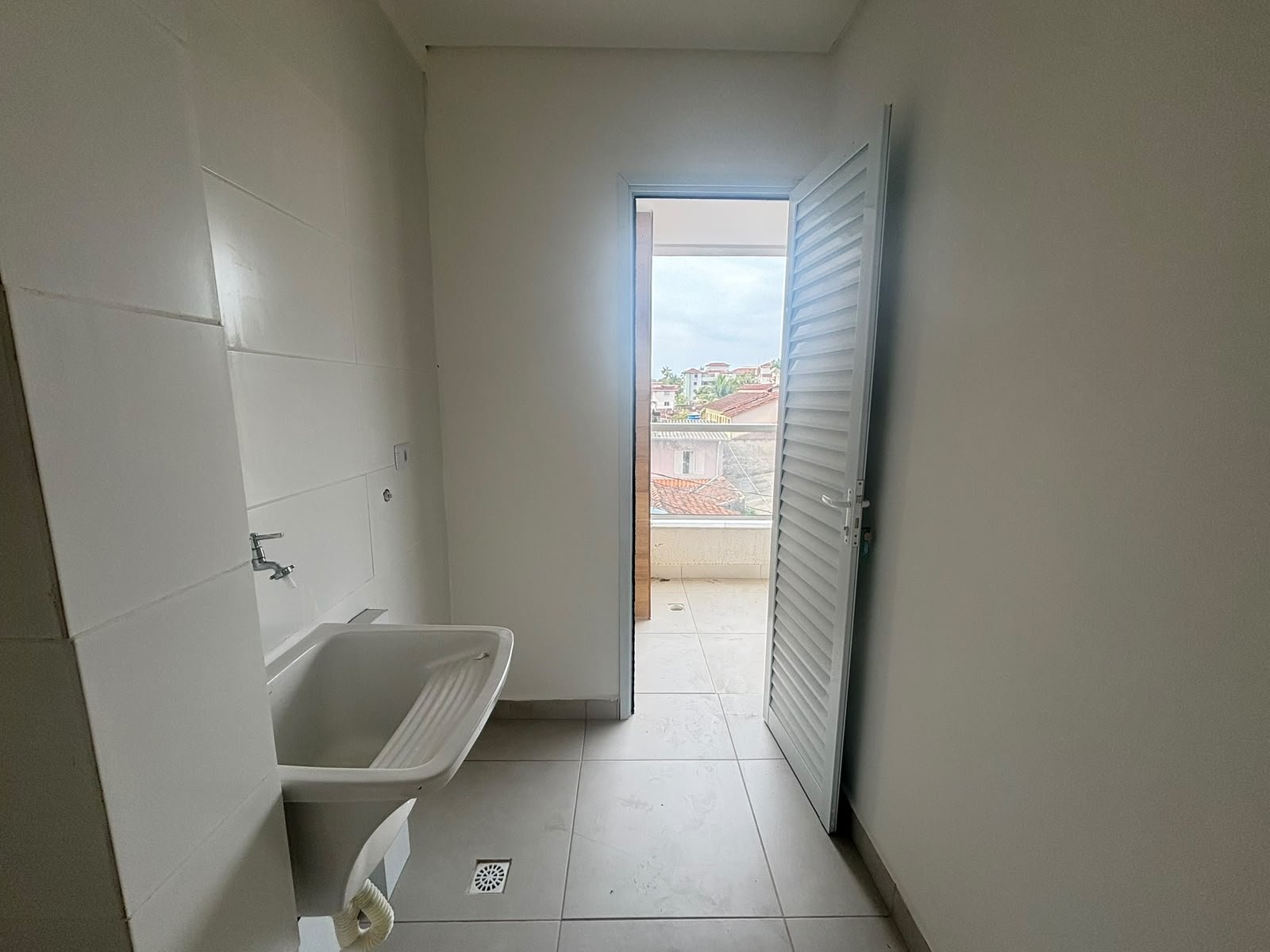 apartamento-novo-itagua-70m2 (2) Lavanderia do apartamento no Itaguá
