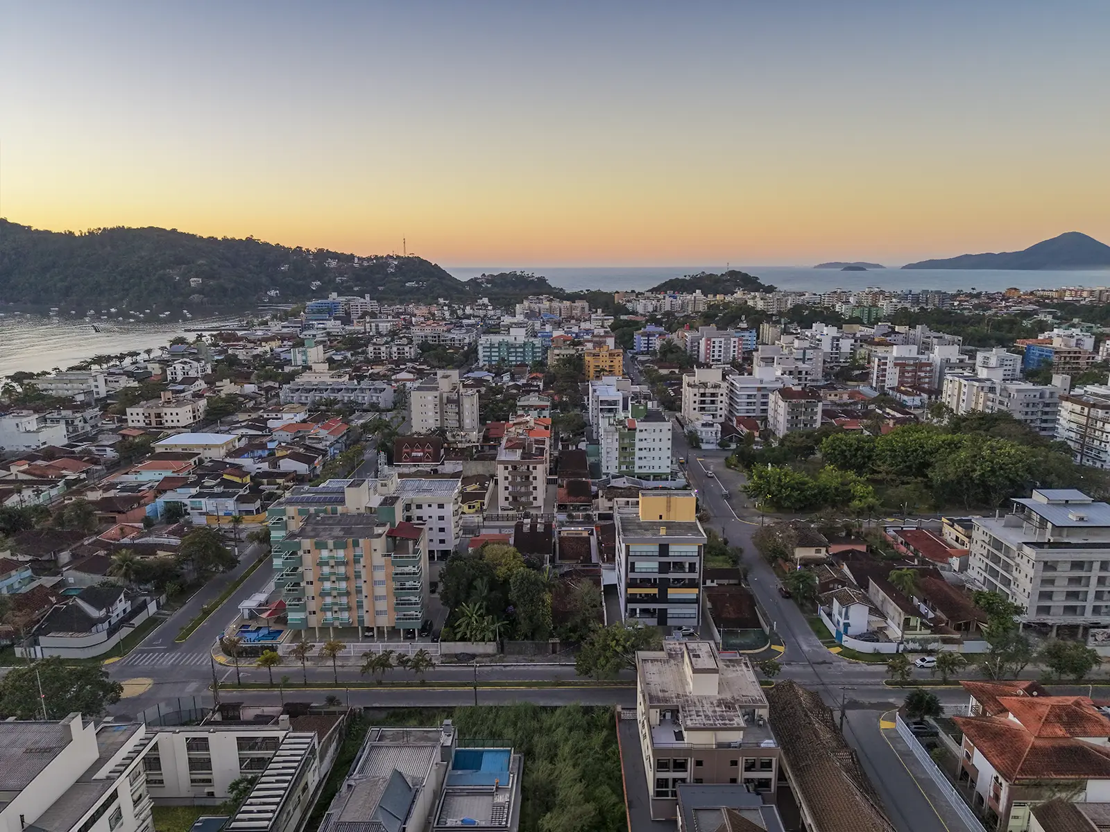 apartamento-de-101m2-no-itagua-vista-aerea-itagua Vista aérea do bairro do Itaguá em Ubatuba