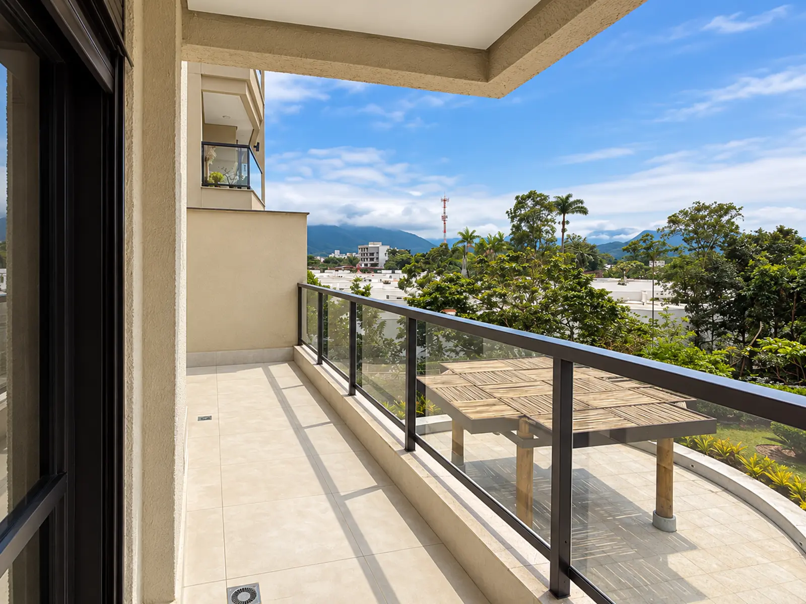 apartamento-duo-itagua-85m2-sacada-vista Sacada do apartamento de 85 m² no Duo Itaguá