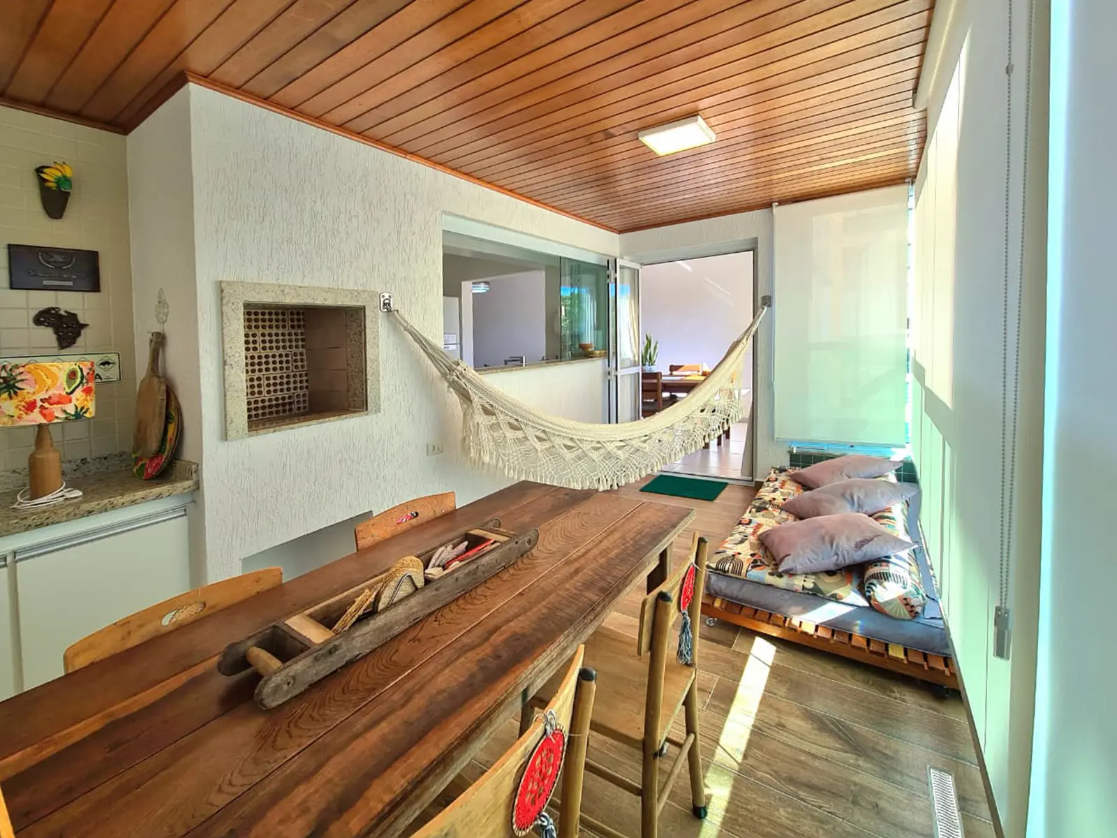 apartamento-venda-itagua-varanda-gourmet Varanda gourmet com churrasqueira do apartamento no Itaguá