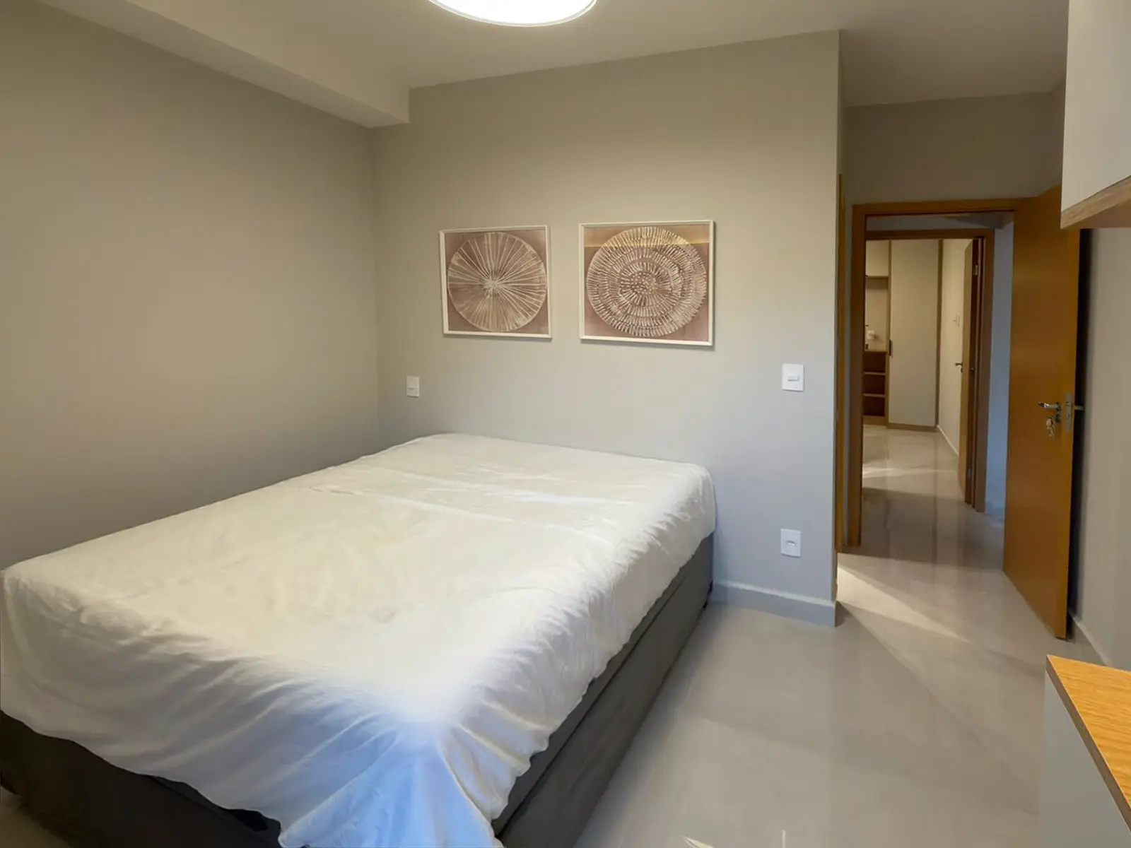 apartamento-vie-saine-toninhas-segunda-suite Outro ângulo da suíte principal do apartamento no Vie Saine