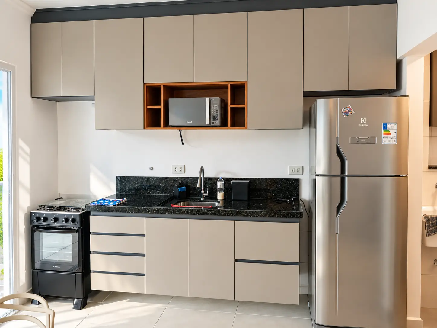 apartamento-itagua-66m2-lg116-cozinha-planejada Cozinha com armário planejado
